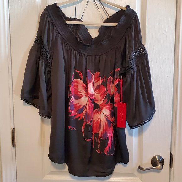 Jennifer Lopez Tops - NWT Flowy Off the Shoulder Top 2X Jennifer Lopez Black w/ Red Floral Front